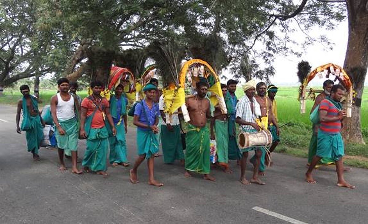 பழனி கோயிலுக்கு பாதயாத்திரை பக்தர்கள் வருகை துவக்கம்